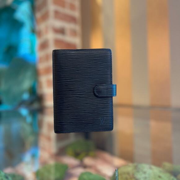LOUIS VUITTON Vintage Black Epi Agenda Ring Cover - Picture 1 of 8